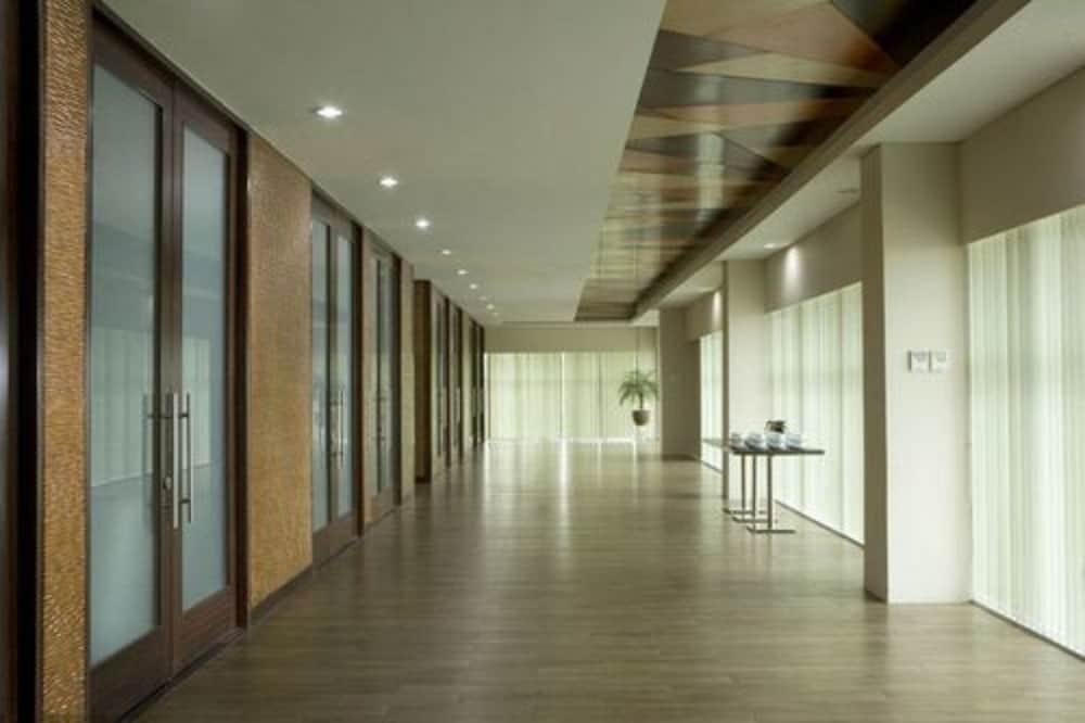 Hotel Santika BSD City-Serpong Exterior foto