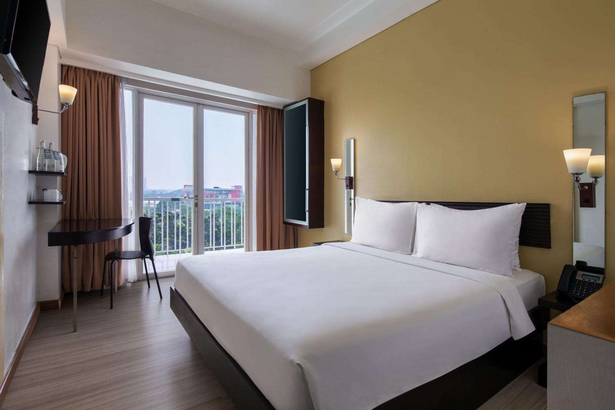 Hotel Santika BSD City-Serpong Exterior foto