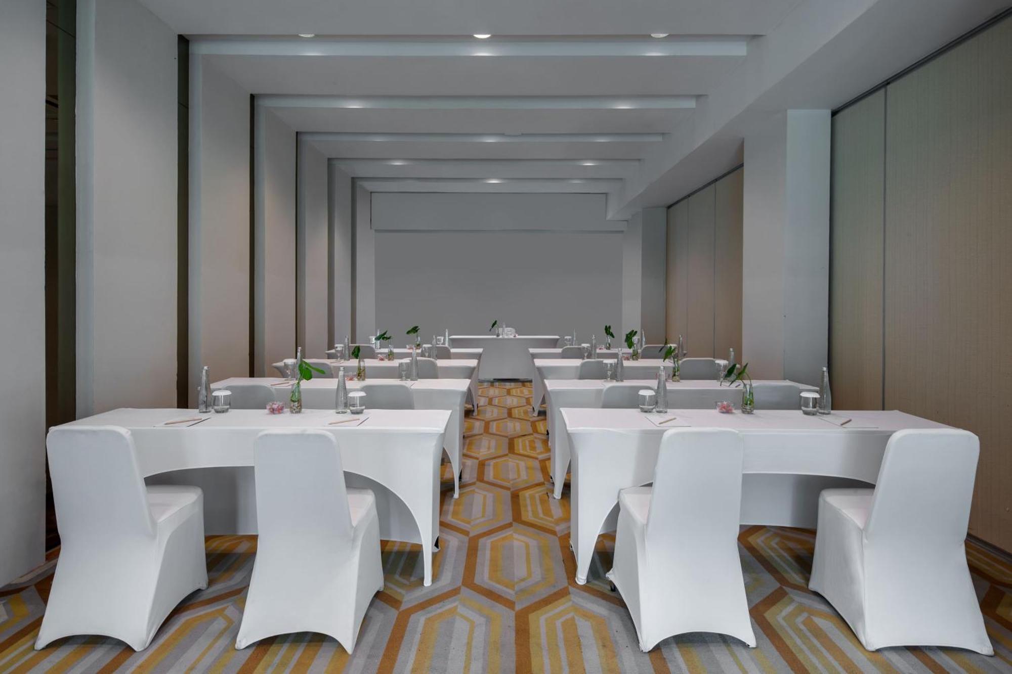 Hotel Santika BSD City-Serpong Exterior foto