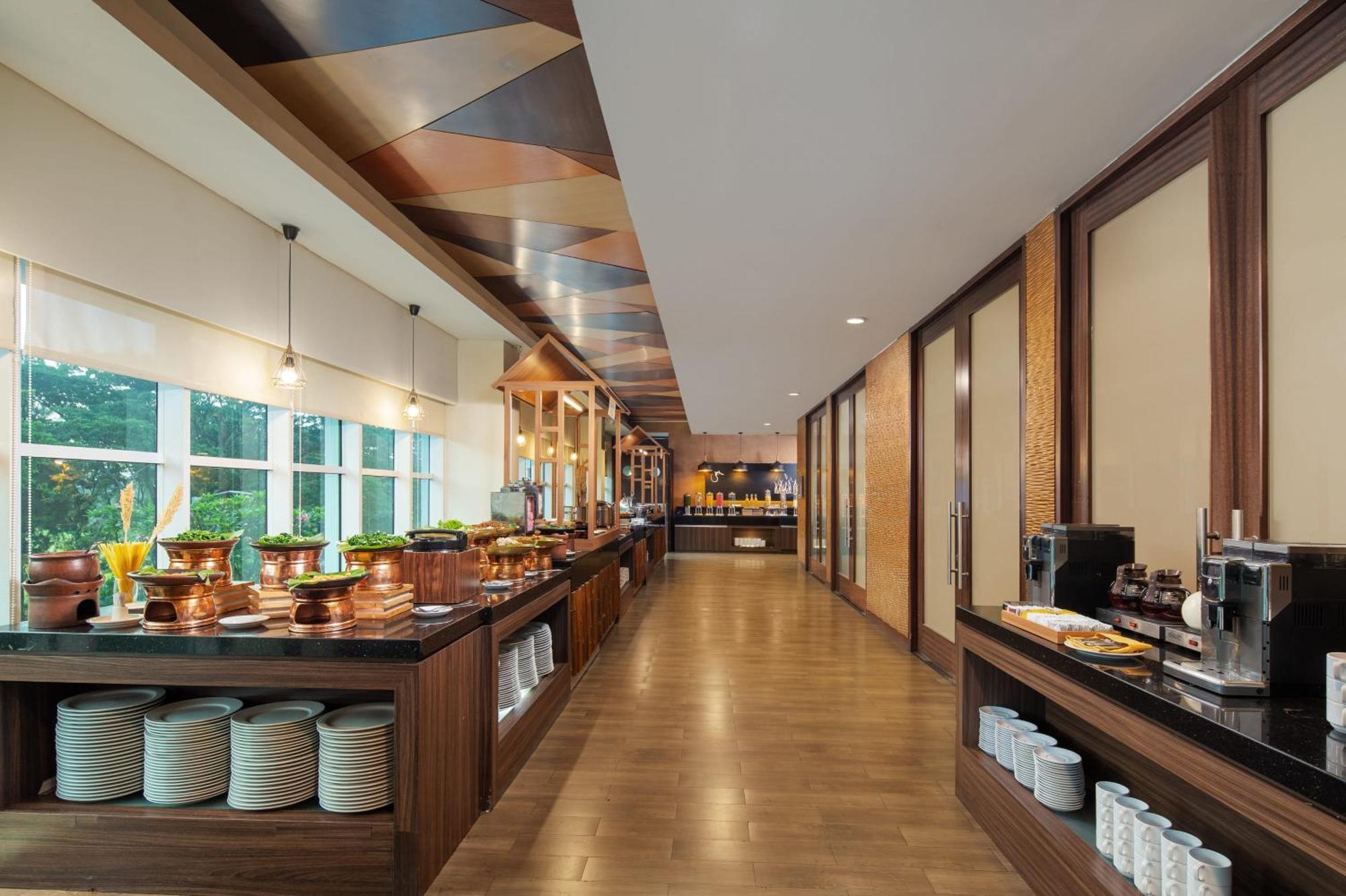 Hotel Santika BSD City-Serpong Exterior foto