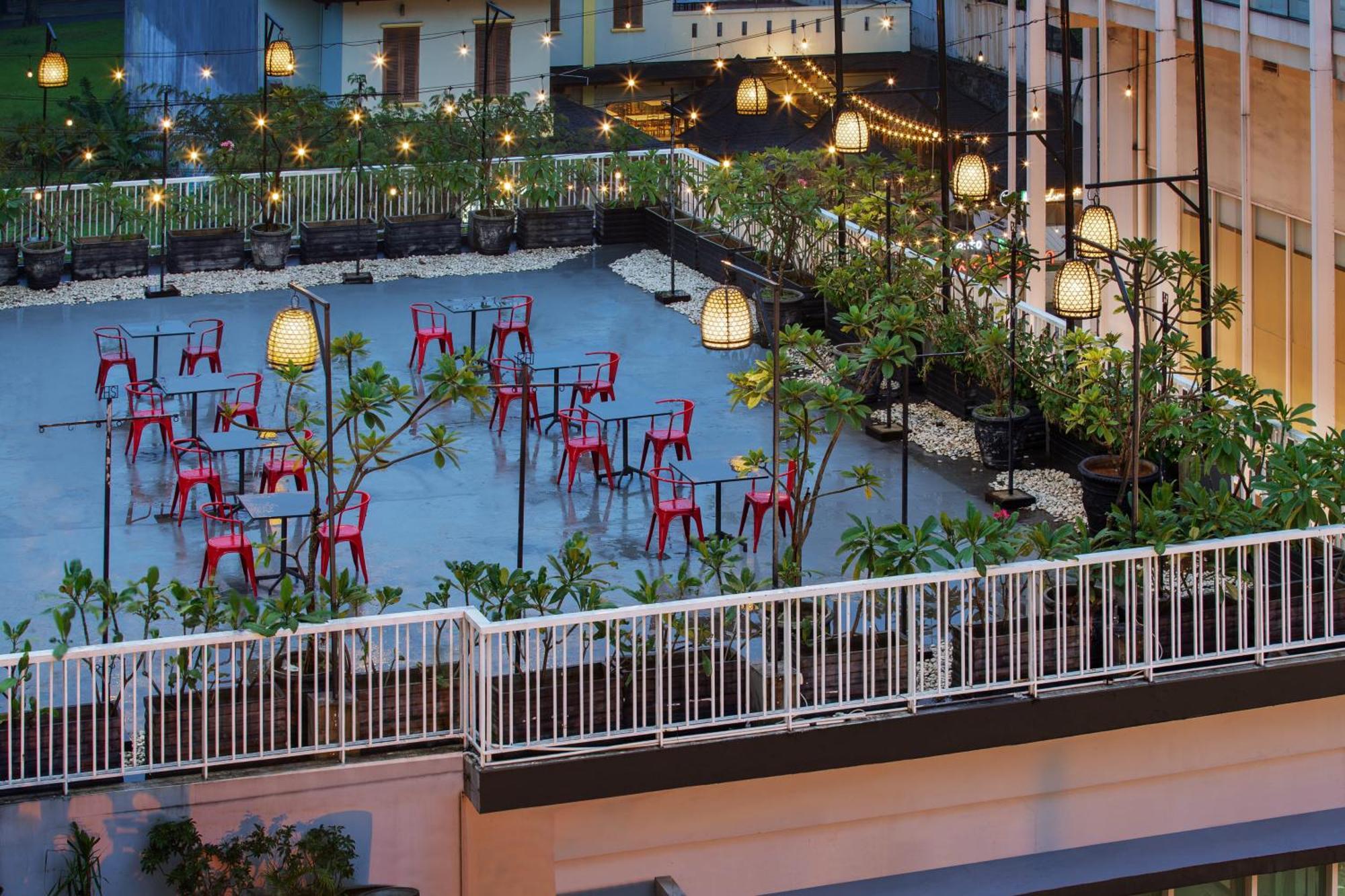 Hotel Santika BSD City-Serpong Exterior foto